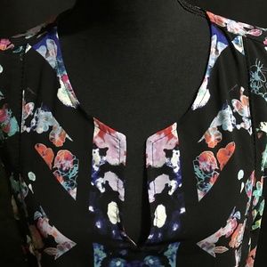 Sheer Flower Sleeveless Shirt
